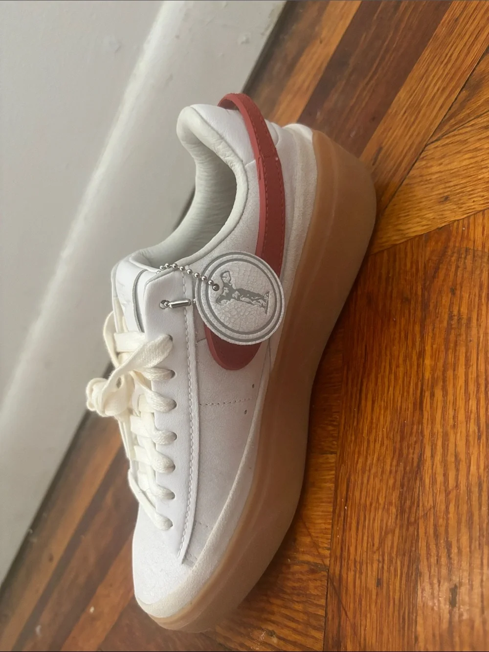 Nike low top white sneakers